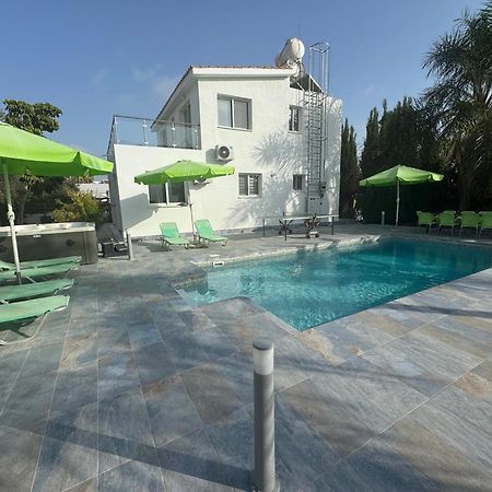 Villa Coralia Gardens 1Km From Coral Bay Beach Luaran gambar