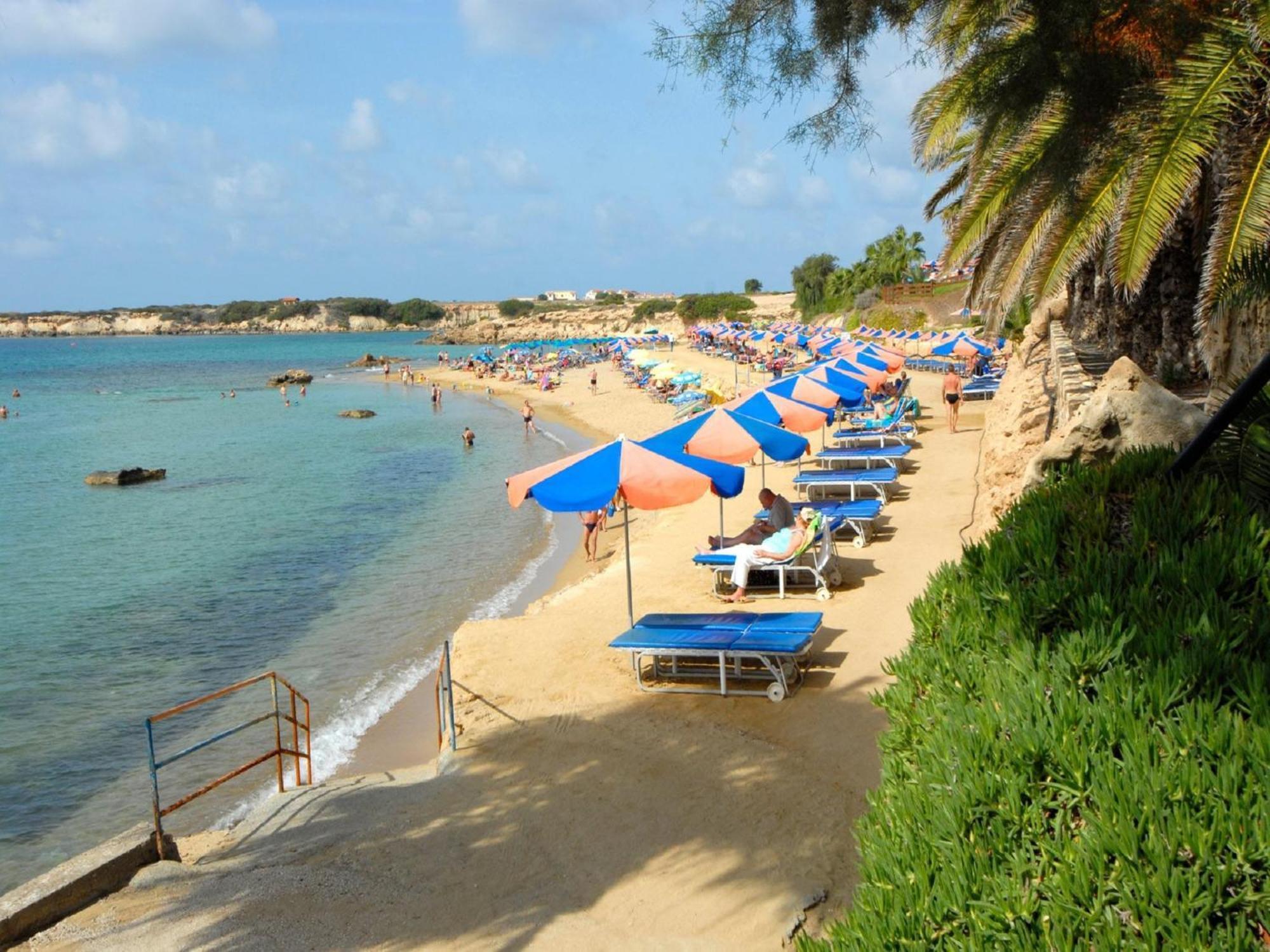 Villa Coralia Gardens 1Km From Coral Bay Beach Luaran gambar