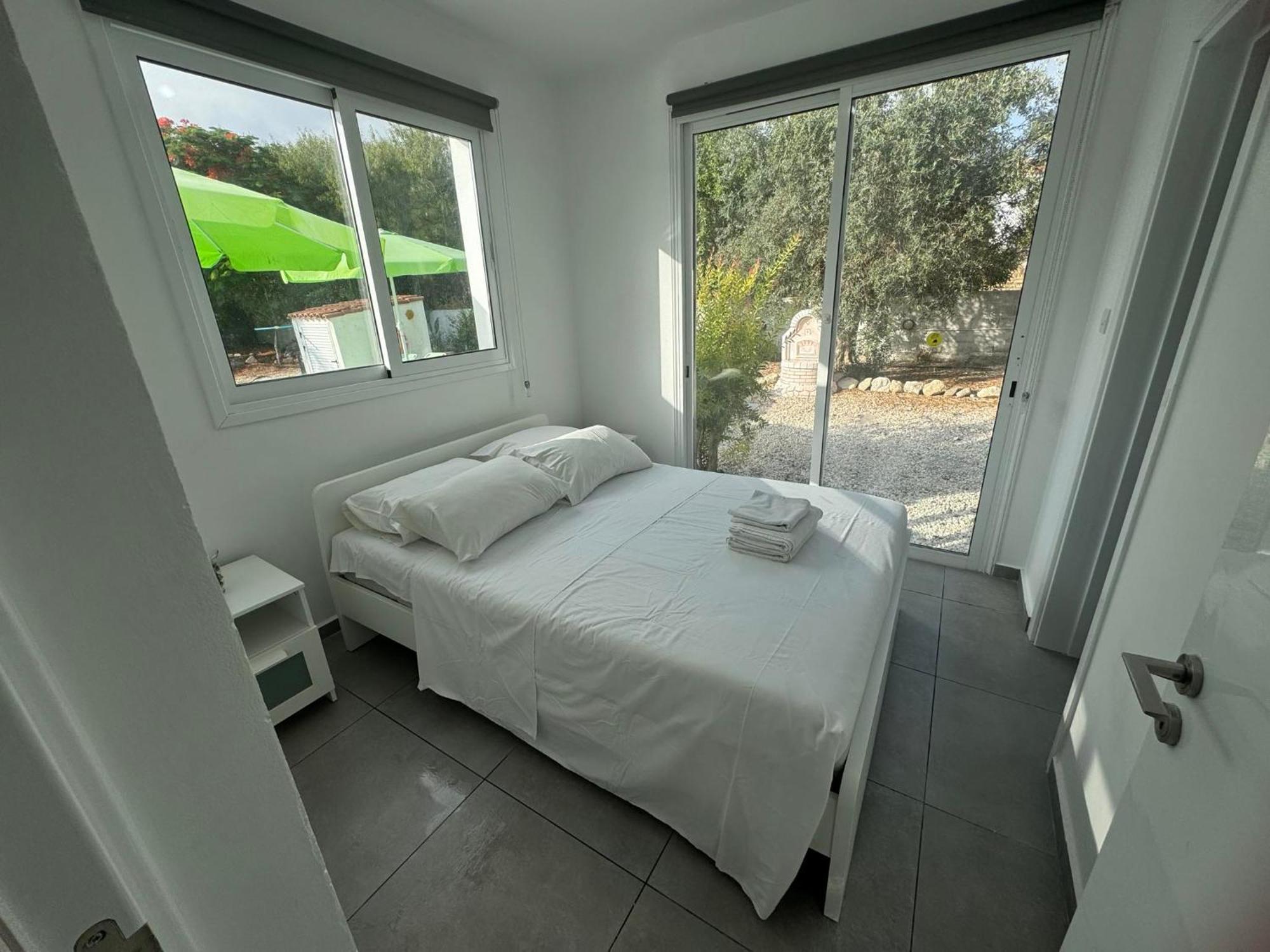 Villa Coralia Gardens 1Km From Coral Bay Beach Luaran gambar
