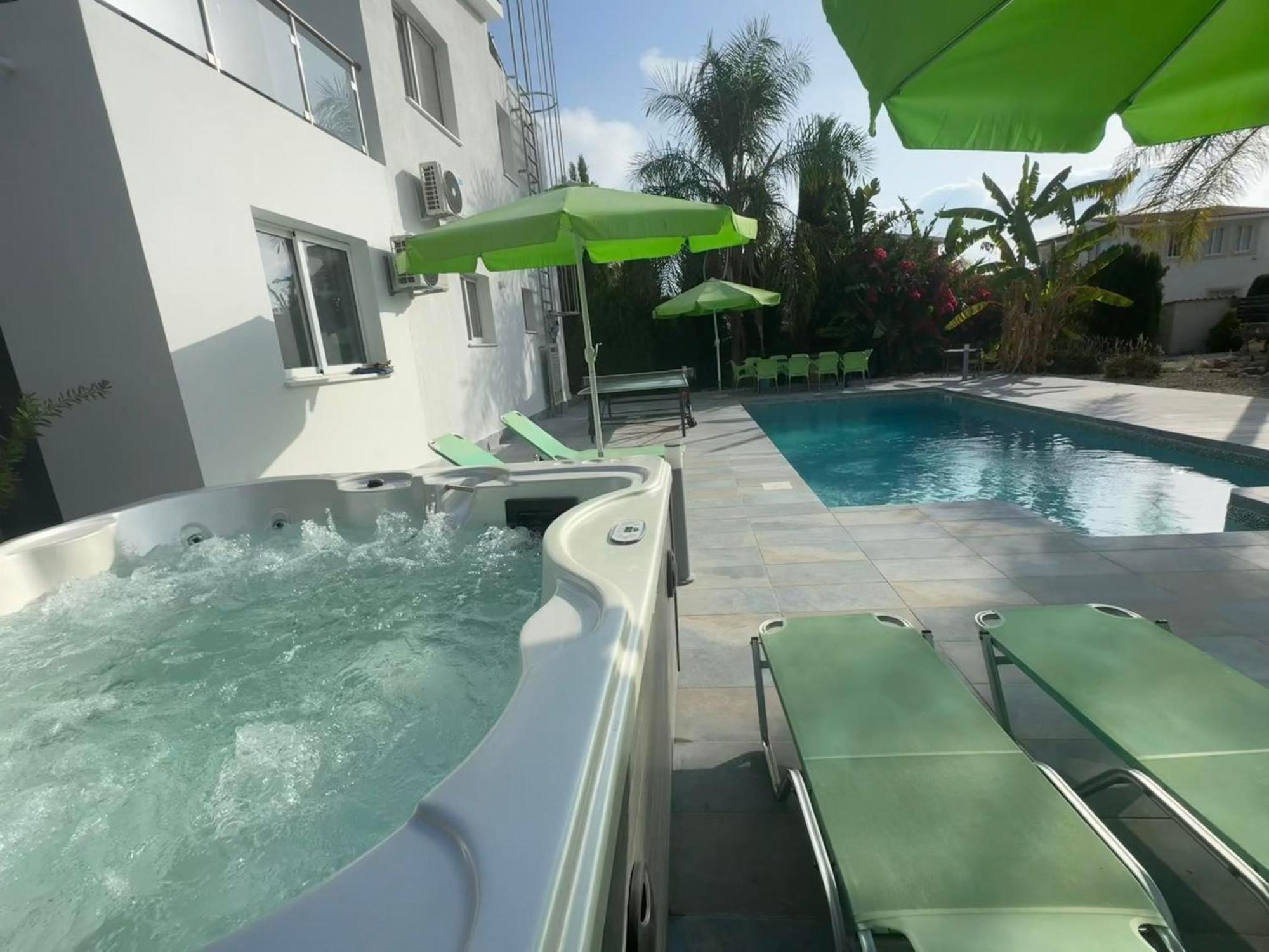 Villa Coralia Gardens 1Km From Coral Bay Beach Luaran gambar